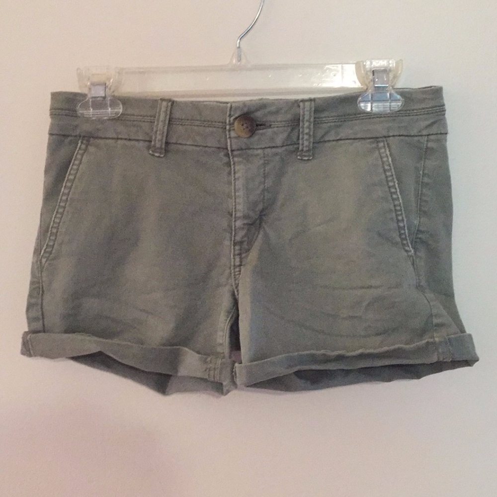 American Eagle forest green shorts